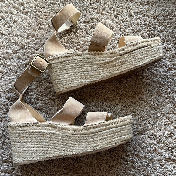 Soludos wedges size US 8. USED in very good condition. Sand colored Suede top
